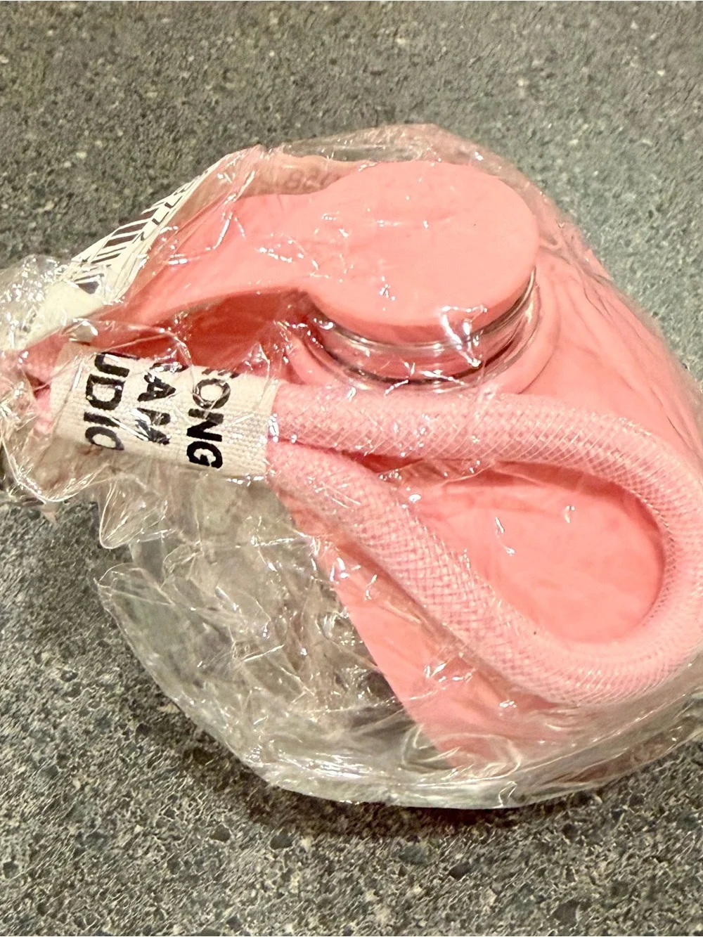 2-in-1 Portable Dog Water Bottle with a Foldable Silicone Bowl.